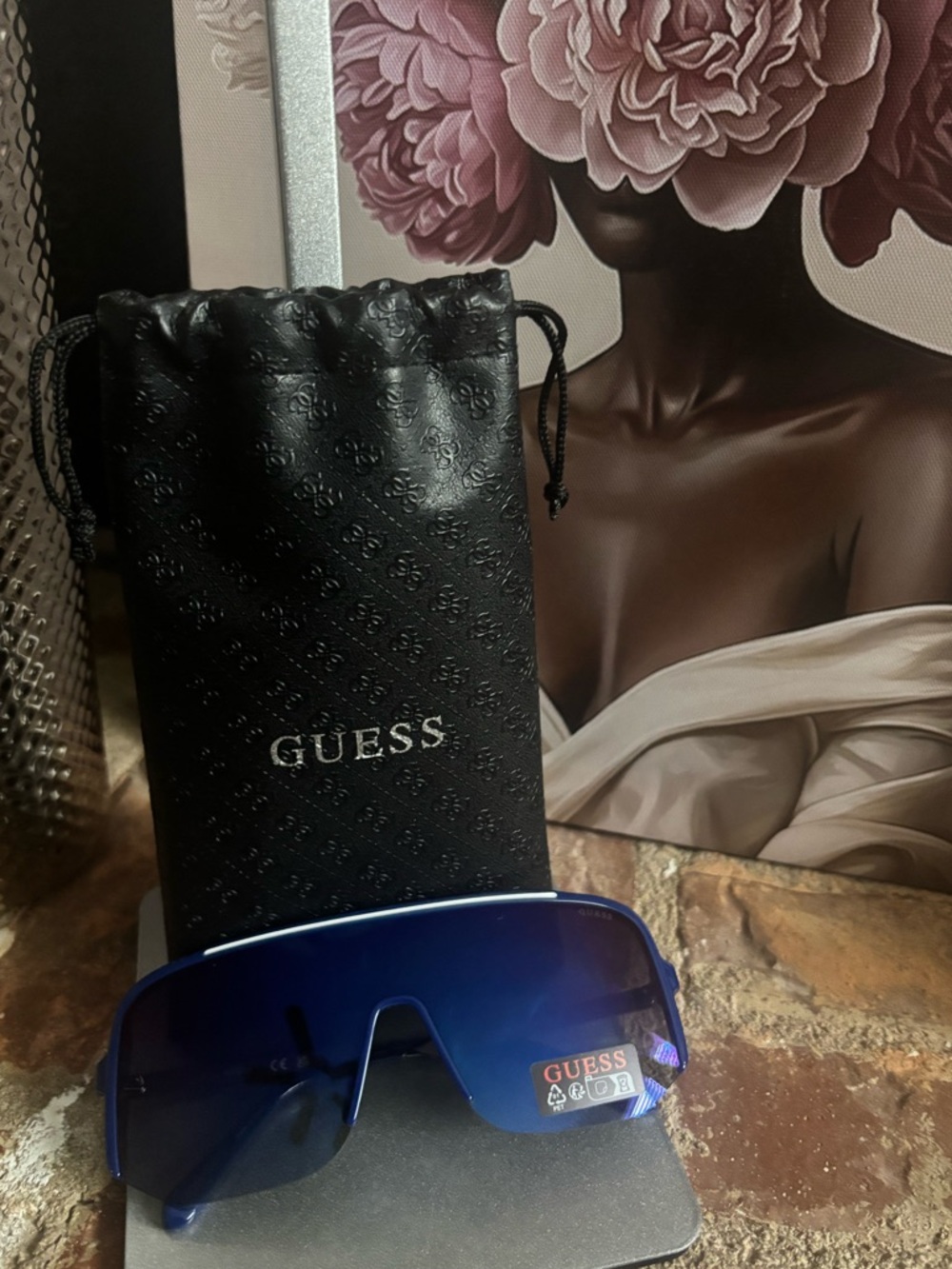 GUESS Blue Shield Sunglasses with Black Logo Pouch - Picture 2 of 5